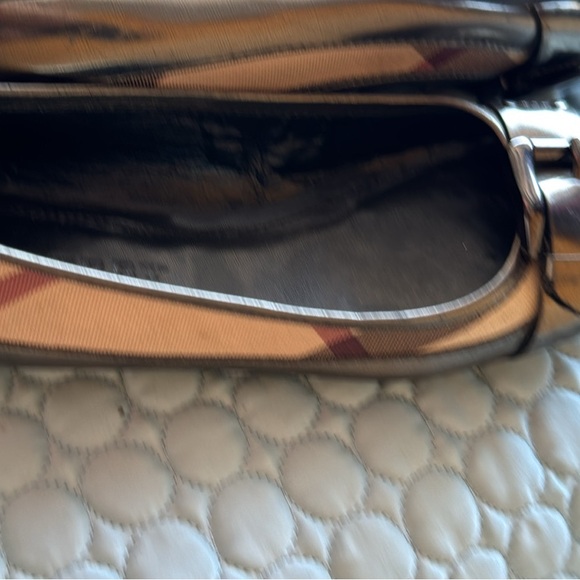 Size 7, Burberry women’s flats like new - Picture 1 of 3